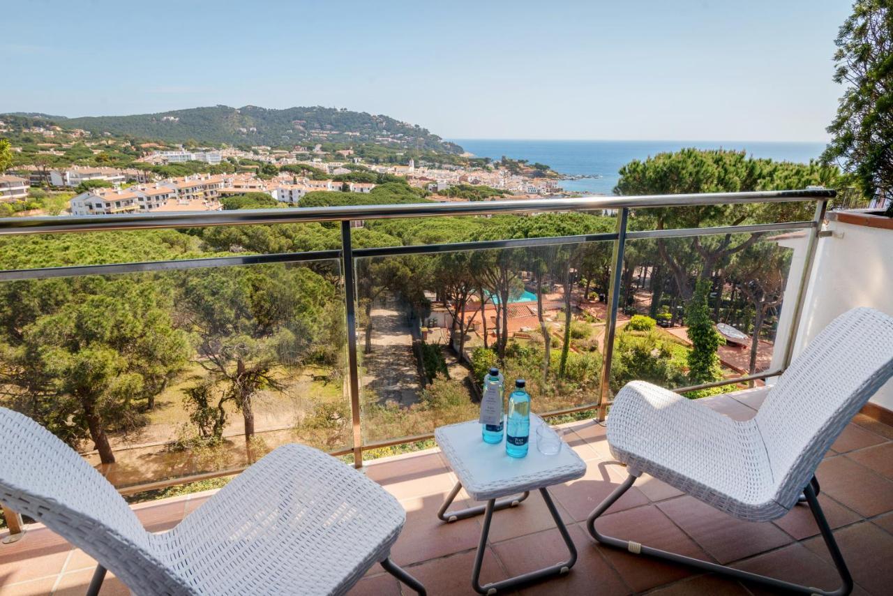 Hotel Garbi カレリャ・デ・パラフルジェリ エクステリア 写真