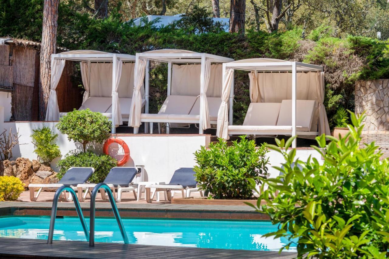 Hotel Garbi カレリャ・デ・パラフルジェリ エクステリア 写真