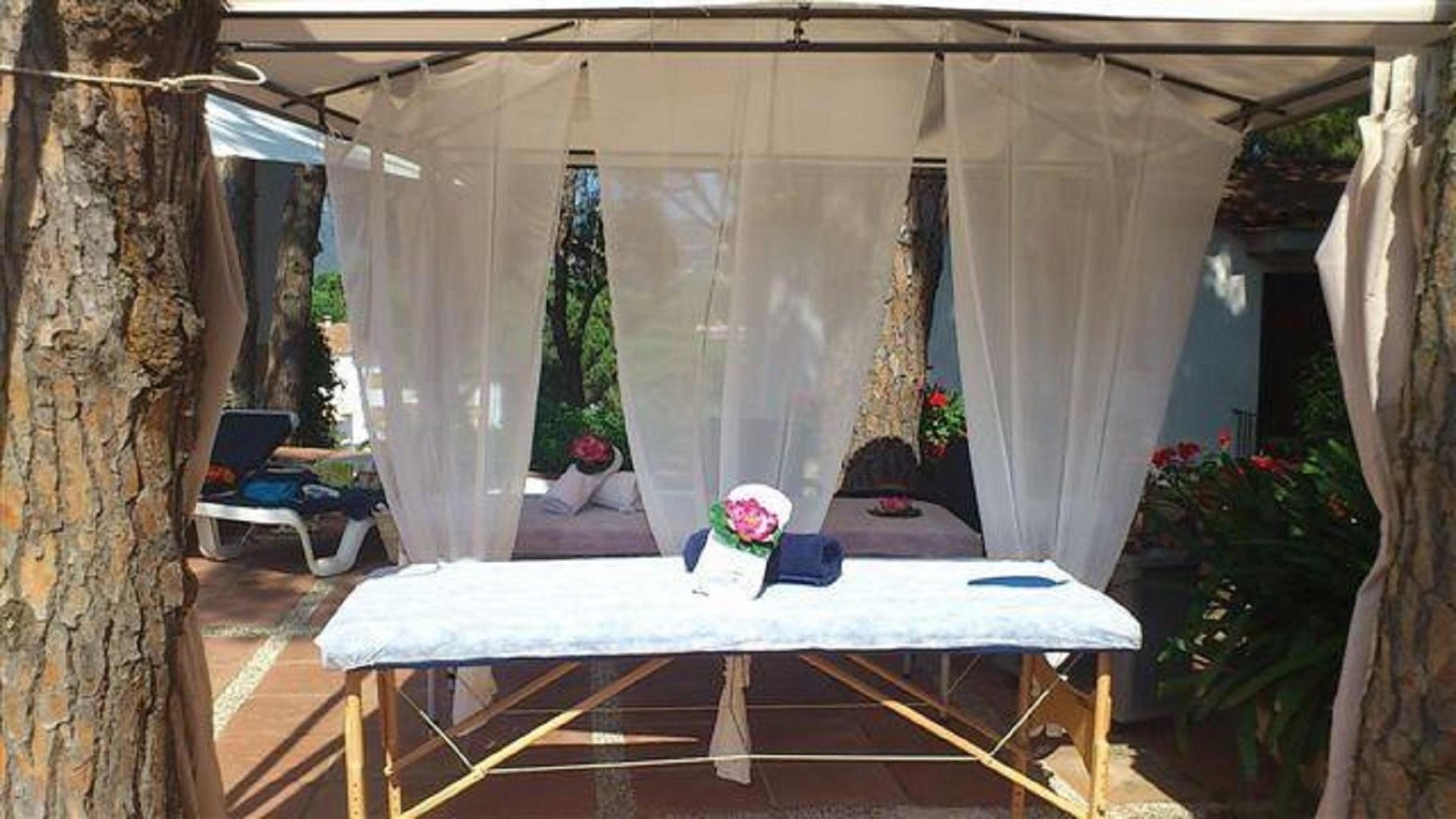 Hotel Garbi カレリャ・デ・パラフルジェリ エクステリア 写真
