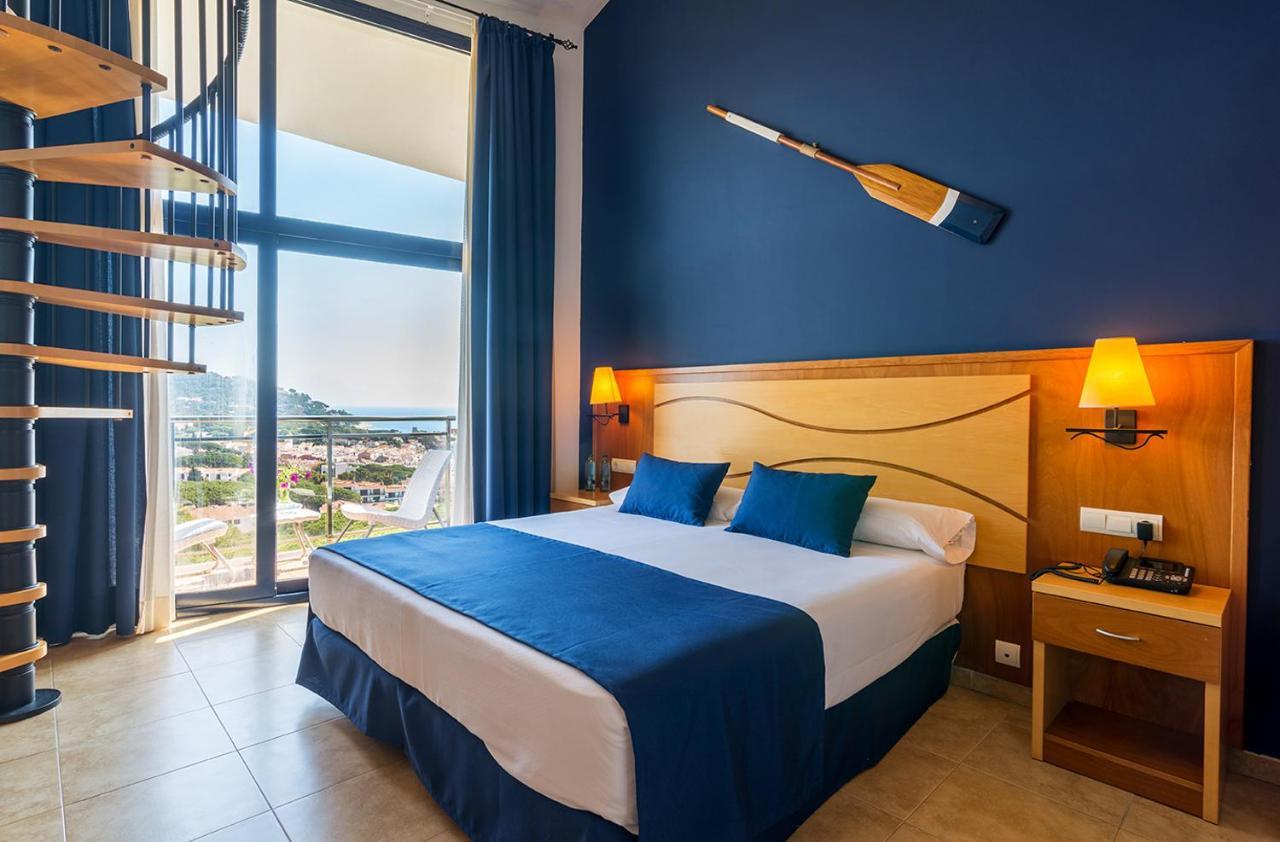 Hotel Garbi カレリャ・デ・パラフルジェリ エクステリア 写真